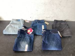 lot 638 image: LOT OF 5 Womens Jeans Size 14