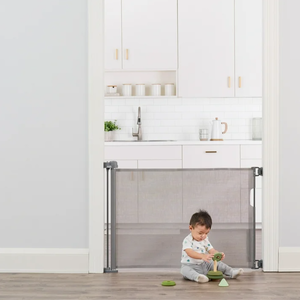 lot 715 image: Regalo Retractable Baby Gate