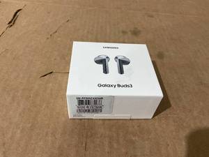 lot 9 image: Samsung Galaxy Buds3 Bluetooth Earbuds with Charging Case