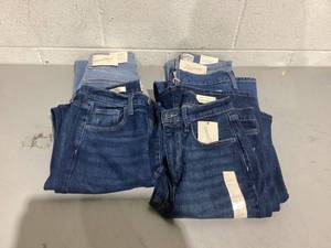 lot 686 image: LOT OF 5 Womens Jeans Size 4