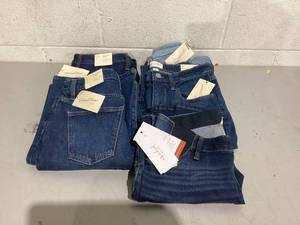 lot 688 image: LOT OF 5 Womens Jeans Size 4