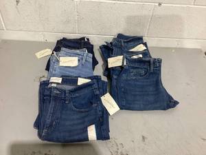 lot 693 image: LOT OF 5 Womens Jeans Size 6
