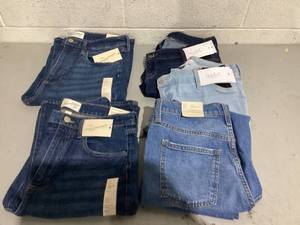 lot 695 image: LOT OF 5 Womens Jeans Size 8