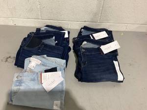 lot 696 image: LOT OF 5 Womens Jeans Size 8