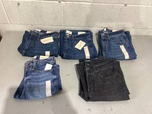 lot 737 image: LOT OF 5 Womens Jeans Size 4