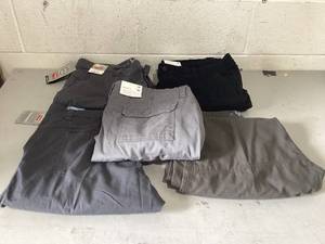 lot 747 image: LOT OF 5 Mens Pants Size 38x30