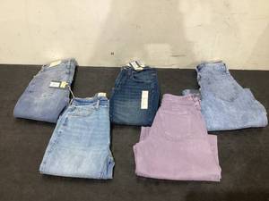 lot 643 image: LOT OF 5 Womens Jeans Size 0