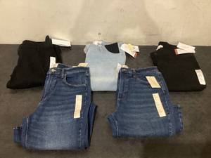 lot 645 image: LOT OF 5 Womens Jeans Size 10
