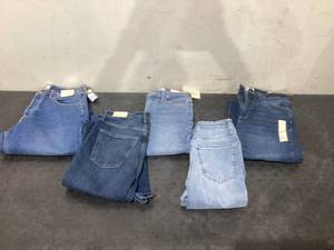 lot 647 image: LOT OF 5 Womens Jeans Size 6