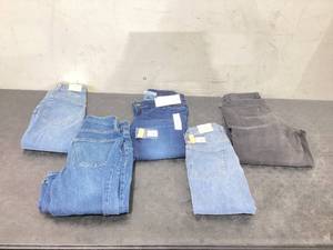 lot 651 image: LOT OF 5 Womens Jeans Size 6