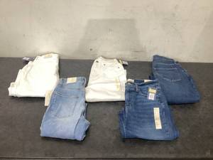 lot 652 image: LOT OF 5 Womens Jeans Size 6