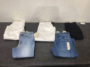 lot 654 image: LOT OF 5 Womens Jeans Size 2