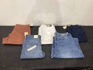 lot 656 image: LOT OF 5 Womens Jeans Size 16