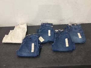 lot 658 image: LOT OF 5 Womens Jeans Size 0