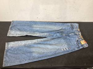 lot 768 image: Levis Womens Mid-Rise 94s Baggy Wide Leg Jeans, Size 31x31