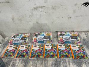lot 733 image: LOT OF Arts and Crafts Supplies