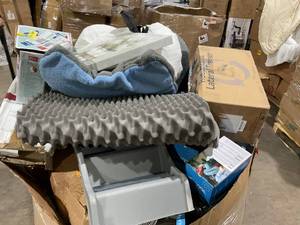 lot 803 image: Wholesale Pallet of Assorted Miscellaneous Items