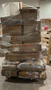 lot 819 image: Wholesale Pallet of Assorted Miscellaneous Items