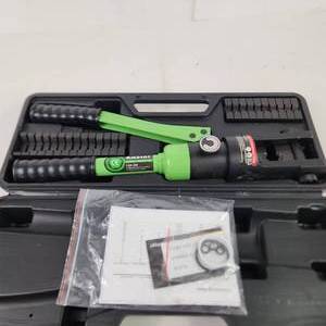 lot 143 image: Amzcnc Hydraulic Crimping Tool YQK-300 Great Condition Hard Case