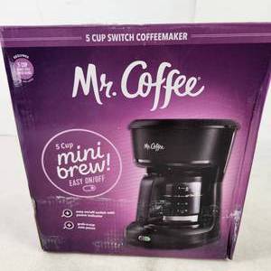 lot 215 image: Mr. Coffee 5 Cup Mini Brew Easy OnOff Grab A Cup Auto Pause