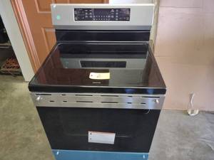 lot 2 image: Ikea Electric Convection Oven, 30,...