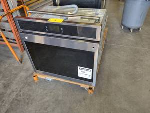 lot 3 image: Ikea Electric Convection Built-In O...