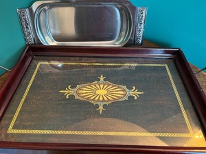 2 Trays