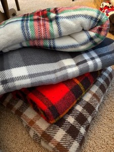 4 Flannel patterned Throws