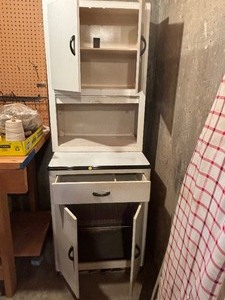 Vintage 2 piece Cabinet