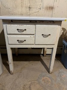 Vintage Kitchen or Laundry Table