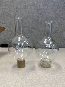 2 - Boiling Flasks 500ml Round Bottom BORO, Stands Not Included