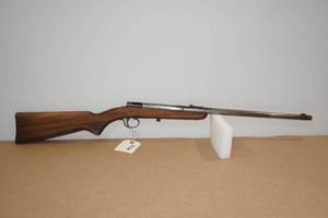 lot 1F image: C J Hamilton & Son Model 47 .22 SL Bolt Action Rifle