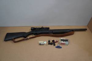 lot 1O image: Remington 870 Magnum Special Purpose 12 Gauge Pump-Action Shotgun - Leupold Scope