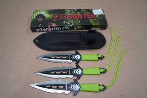 lot 4 image: Zombie Hunter Dual Edge Throwing Knives