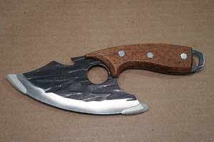 lot 7 image: HuntingBoning Knife