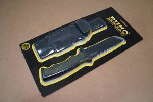 lot 9 image: Ruko 9 Survival Knife with Sheath