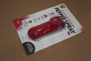 lot 23 image: Guard Dog Pepper Spray Key Chain