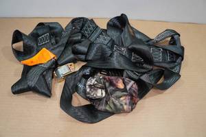 lot 84 image: Safety Harness