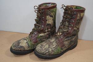 lot 139 image: Cabelas Gore Tex Insulated Camo 11 Boots -Size 11