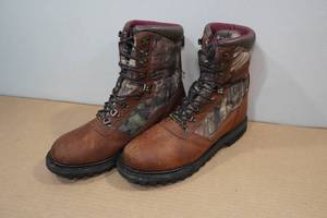 lot 140 image: Cabelas Inferno Gore Tex Warm Hunting Boots -Size 11D