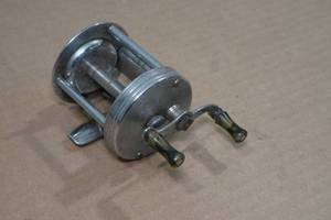 lot 148 image: Vintage Shakespeare True Blue Fishing Reel