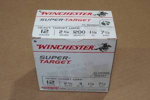 lot 270 image: 25 Winchester Super Target 12 Gauge 2-34 7.5 Shot Shotshells