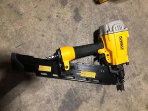 DEWALT Pneumatic 21-Degree Collated Corded Framing Nailer Customer Returns See Pictures