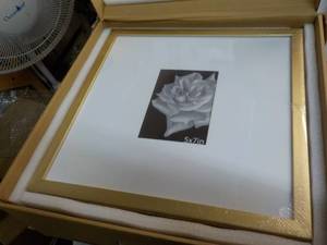 lot 54 image: Style Well Gold Gallery 16 x 16 Fr...