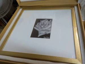 lot 55 image: Style Well Gold Gallery 16 x 16 Fr...