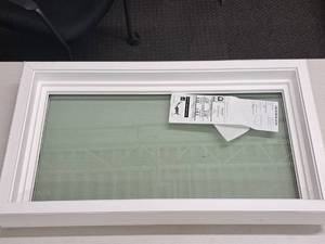 lot 452 image: Windsor Windows & Doors Pinnacle Picture Window 31.62x18.12