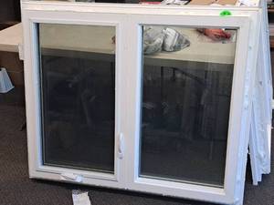 lot 494 image: Window Unit 52x43-18