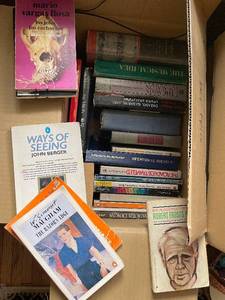 lot 10 image: Assortment of Books and Sheet Music - Various Titles