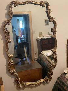 lot 56 image: Vintage Ornate Gold Framed Mirror - Decorative Wall Art