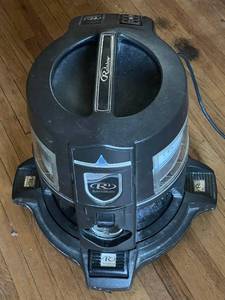 lot 72 image: Rainbow Vacuum Cleaner with Attachments - Model R